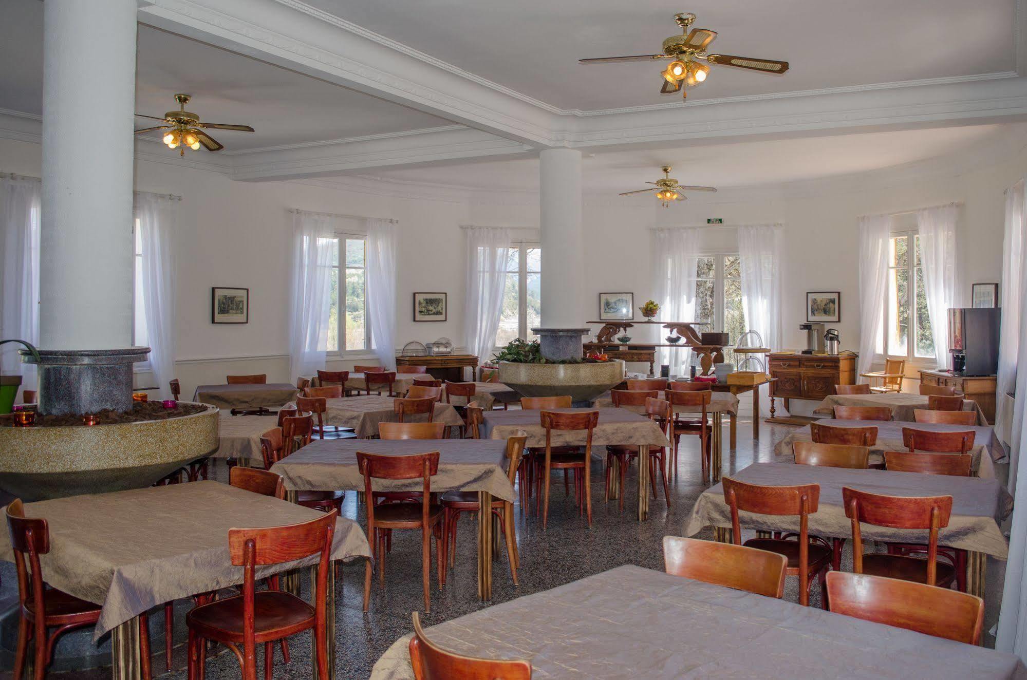 Saint-André-les-Alpes Hotel Lac Et Foret מראה חיצוני תמונה